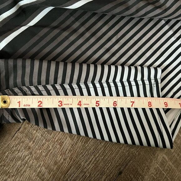 Nike Men' 9" Black Multi Faded Stripe Breaker Swim Trunks (NESSD545-001)-Medium - Picture 9 of 9